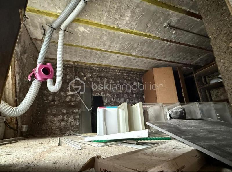 Local commercial - 150 m² - 6 pièces