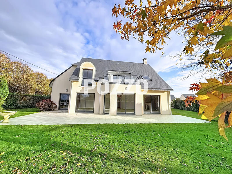 Maison - 200 m² - 7 pièces