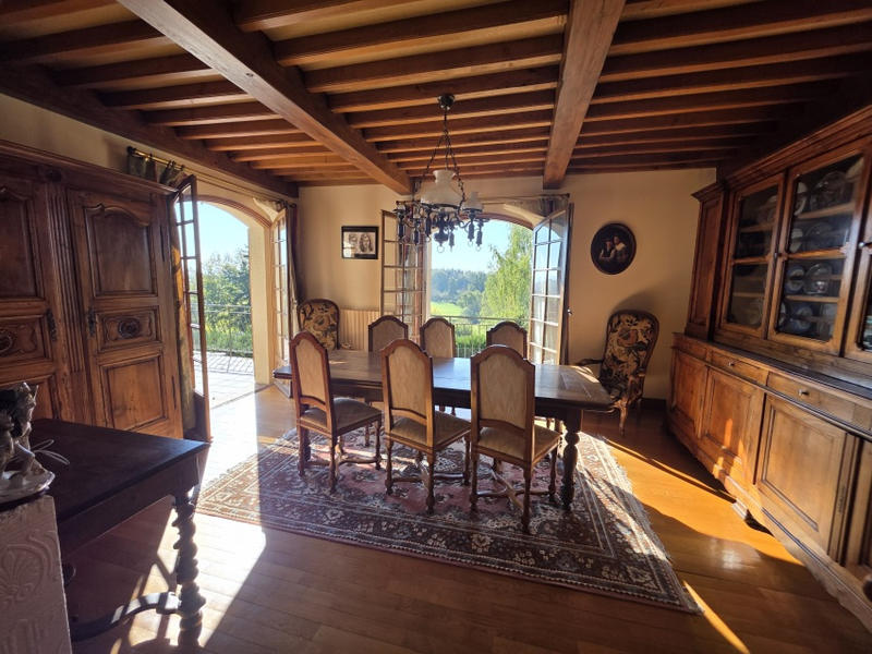 Maison - 254 m² - 8 pièces