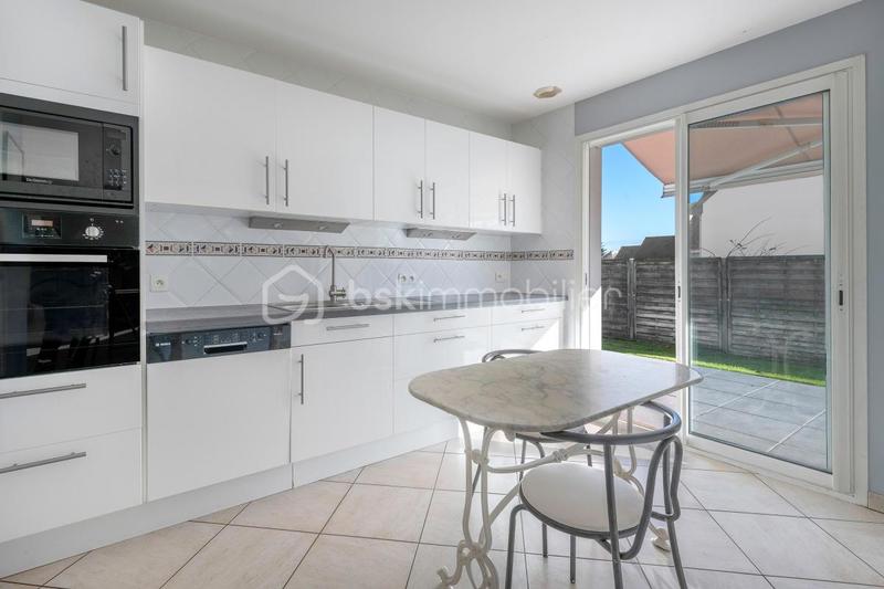 Maison - 135 m² - 6 pièces