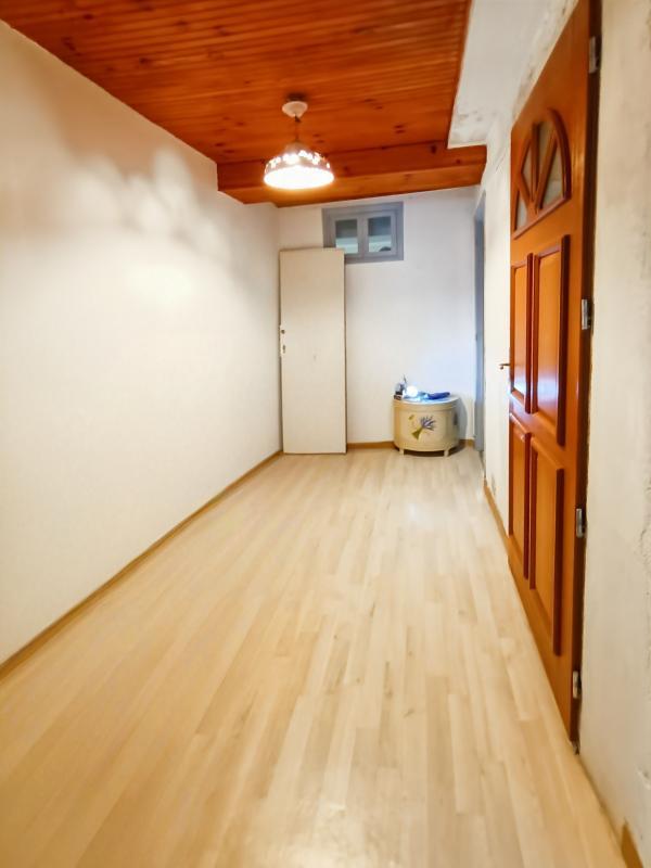 Studio - 89 m² - 3 pièces