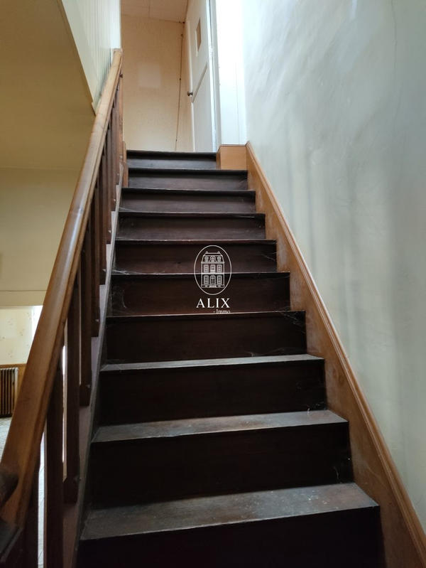 Maison - 104 m² - 7 pièces