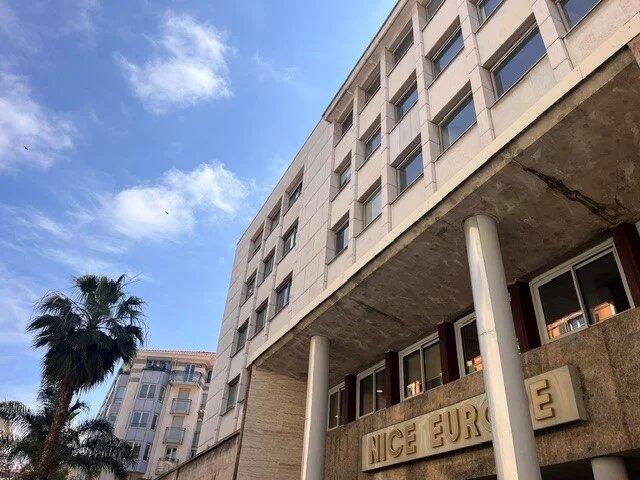 Bureau - 72 m² - 4 pièces