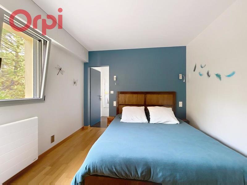 Maison - 210 m² - 6 pièces