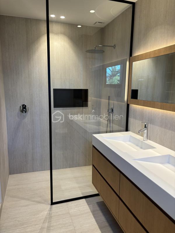 Maison - 262 m² - 5 pièces