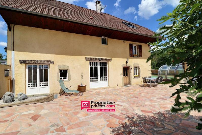 Maison - 182 m² - 7 pièces