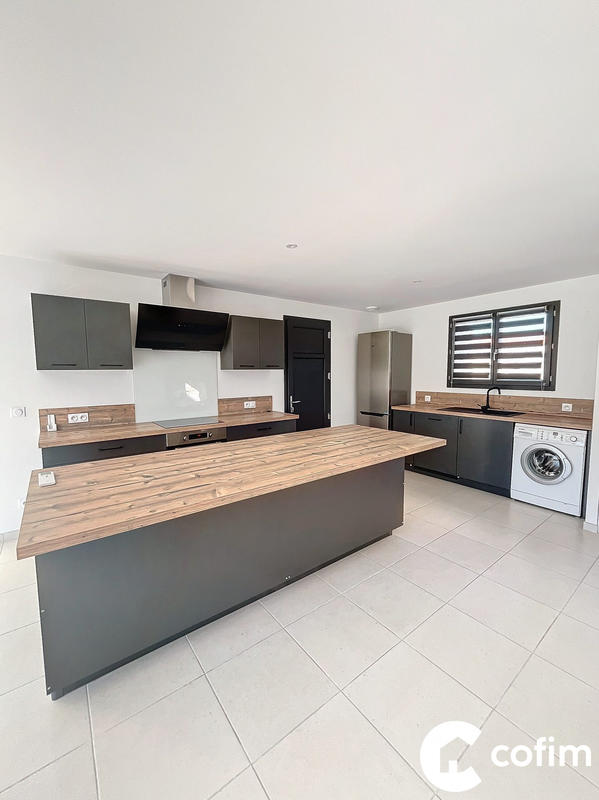 Maison - 110 m² - 4 pièces