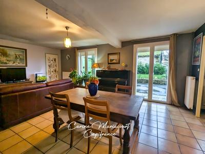 Maison - 160 m² - 7 pièces