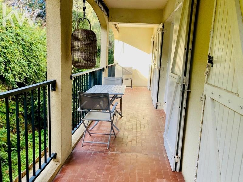 Appartement - 90 m² - 3 pièces