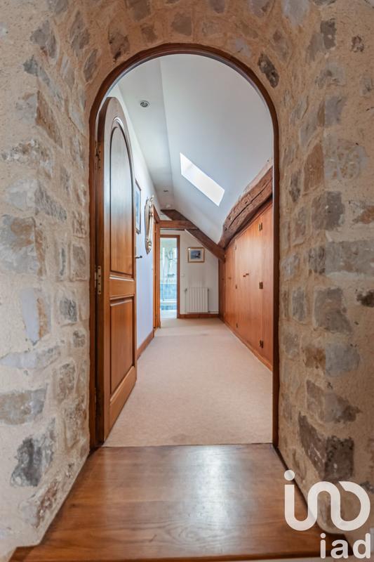 Maison - 230 m² - 7 pièces