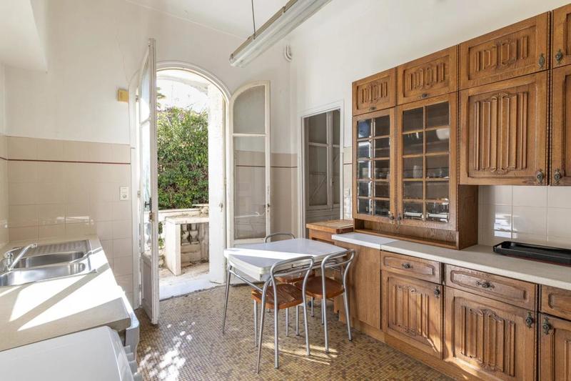 Maison de maîtres - 420 m² - 11 pièces