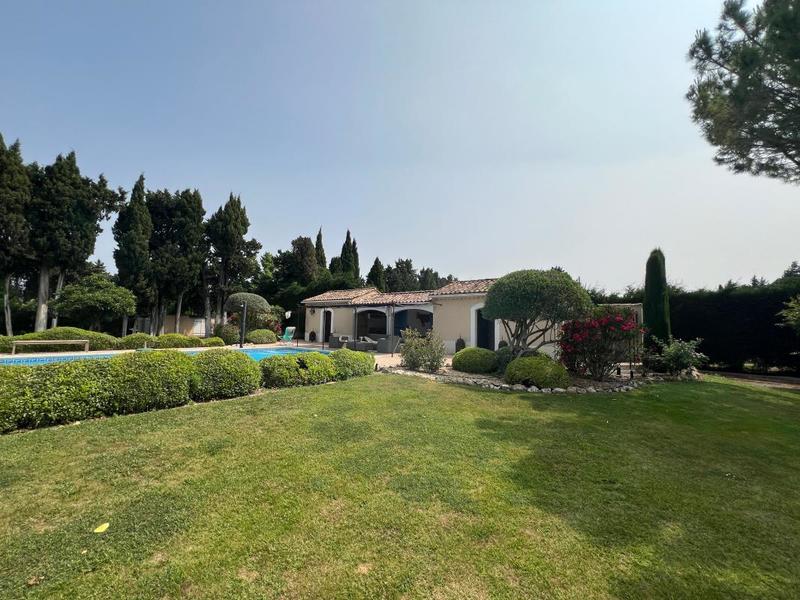 Mas - 262 m² - 8 pièces