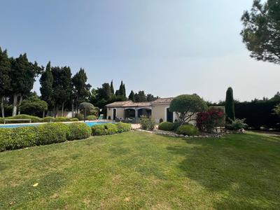 Mas - 262 m² - 8 pièces