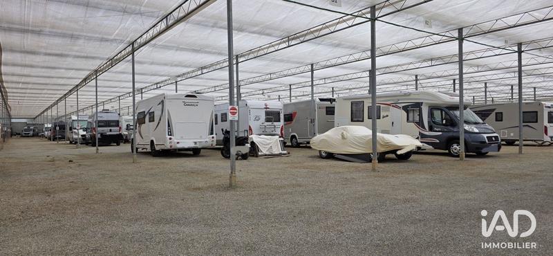 Local commercial - 8 500 m²