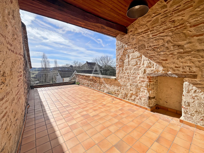 Maison - 230 m² - 8 pièces