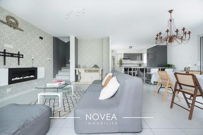 Maison contemporaine - 142 m² - 5 pièces