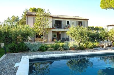 Propriété - 250 m² - 6 pièces