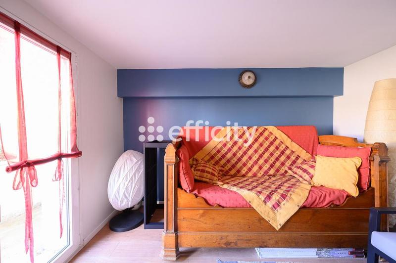 Maison - 330 m² - 7 pièces