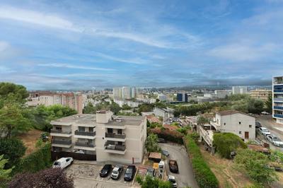 Studio - 30 m² - 1 pièce