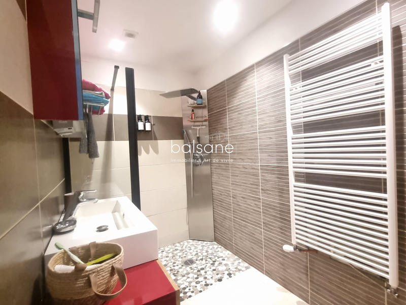 Maison traditionnelle - 165 m² - 5 pièces