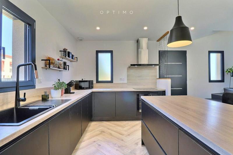 Villa - 101 m² - 4 pièces