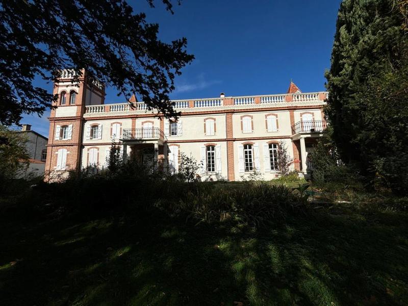 Appartement - 223 m² - 6 pièces