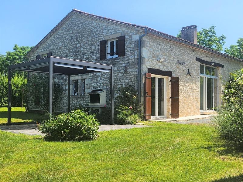 Maison en pierre - 195 m² - 6 pièces
