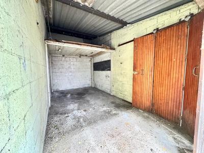 Garage - 10 m²