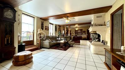 Corps de ferme - 390 m² - 10 pièces