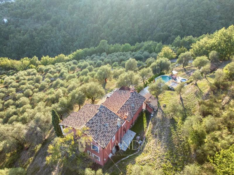 Villa - 204 m² - 6 pièces