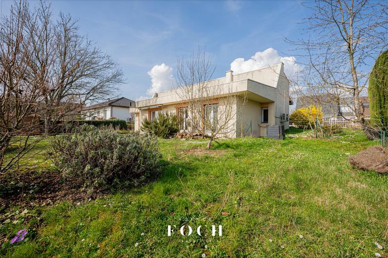 Maison - 121 m² - 6 pièces