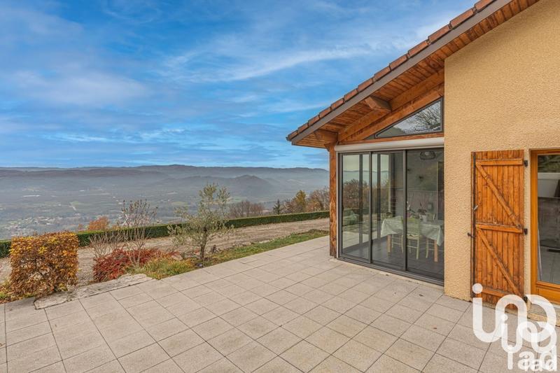 Maison - 255 m² - 7 pièces