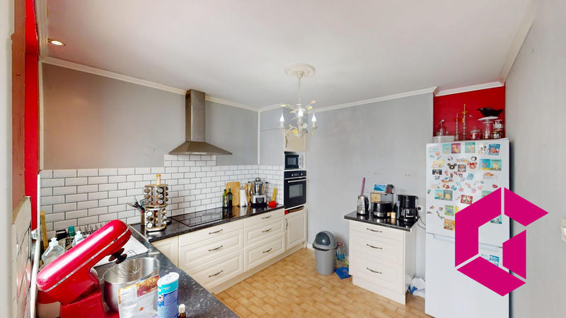 Maison - 102 m² - 5 pièces