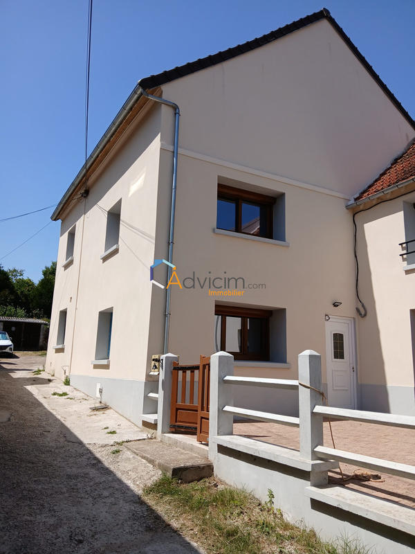 Maison - 225 m² - 8 pièces