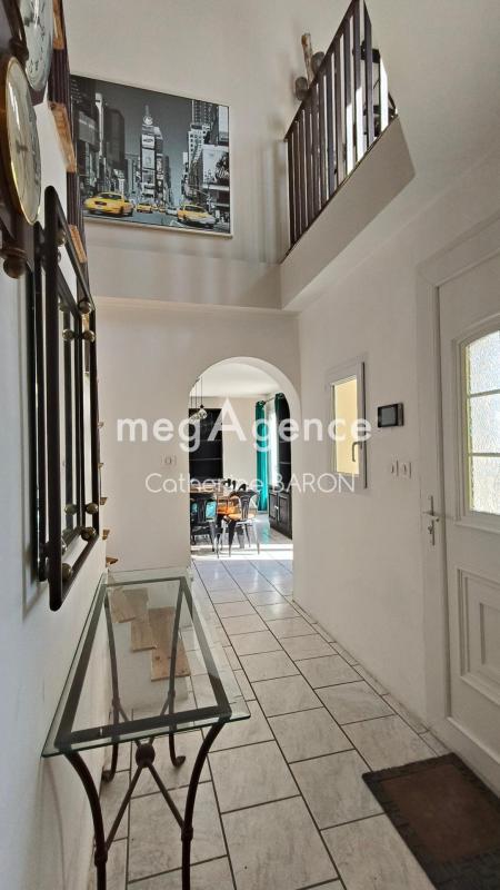 Maison traditionnelle - 212 m² - 8 pièces