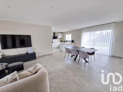 Maison - 94 m² - 5 pièces