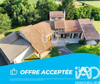 Maison - 220 m² - 7 pièces