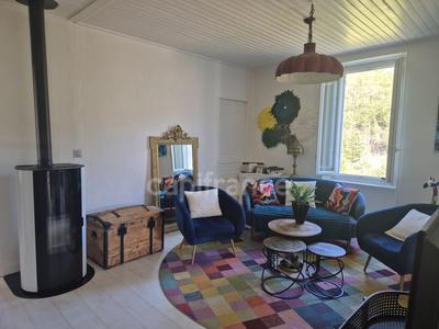 Maison - 104 m² - 4 pièces