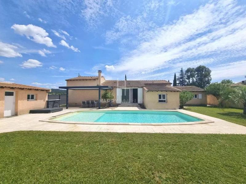 Maison - 216 m² - 7 pièces