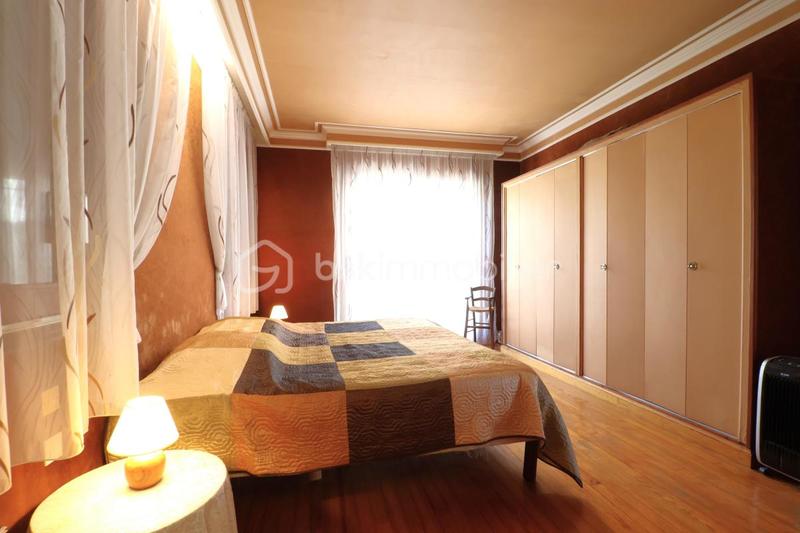 Propriété - 230 m² - 7 pièces