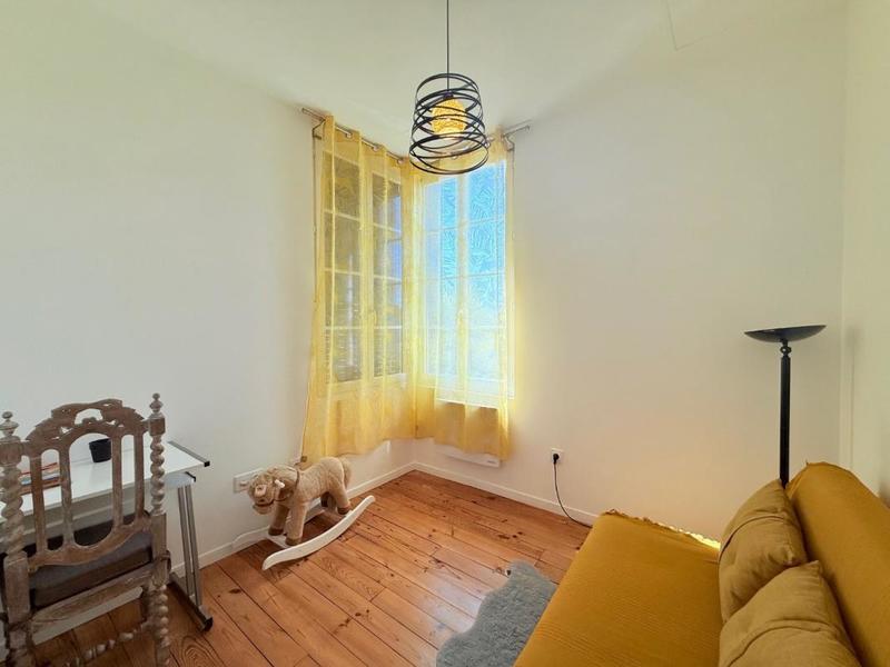 Demeure - 190 m² - 9 pièces