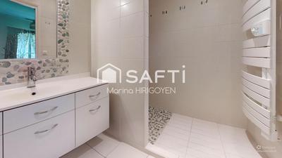 Maison - 215 m² - 6 pièces