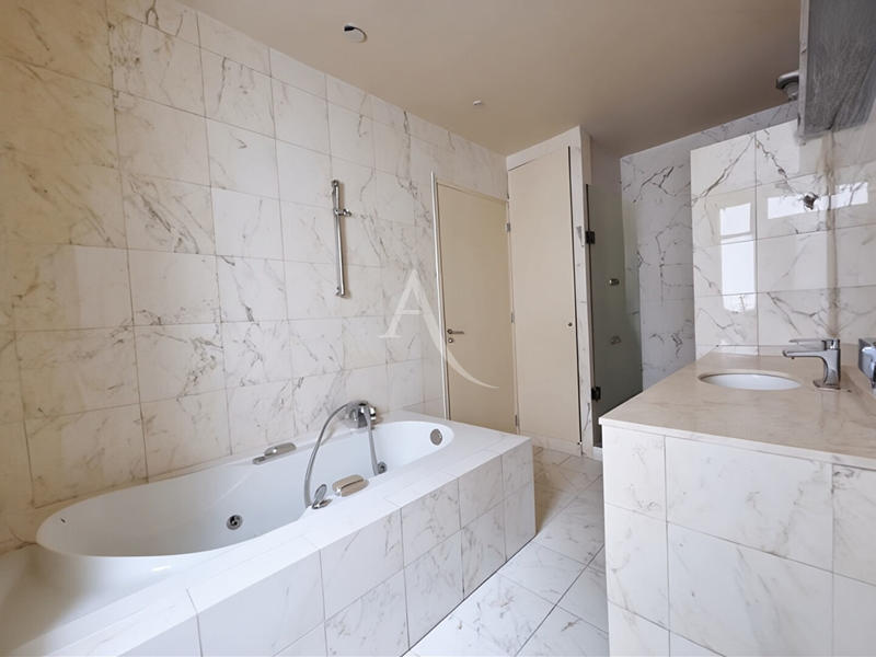 Appartement - 79 m² - 3 pièces