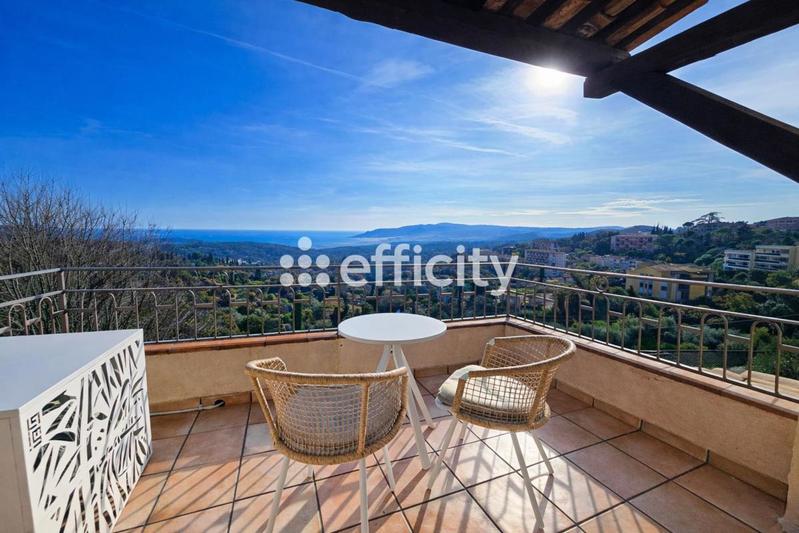 Maison - 250 m² - 6 pièces