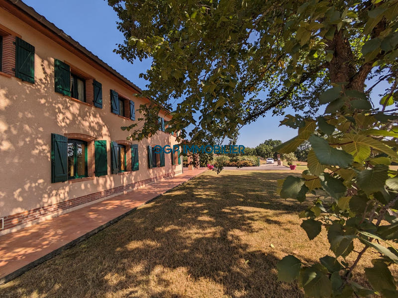 Maison - 340 m² - 8 pièces