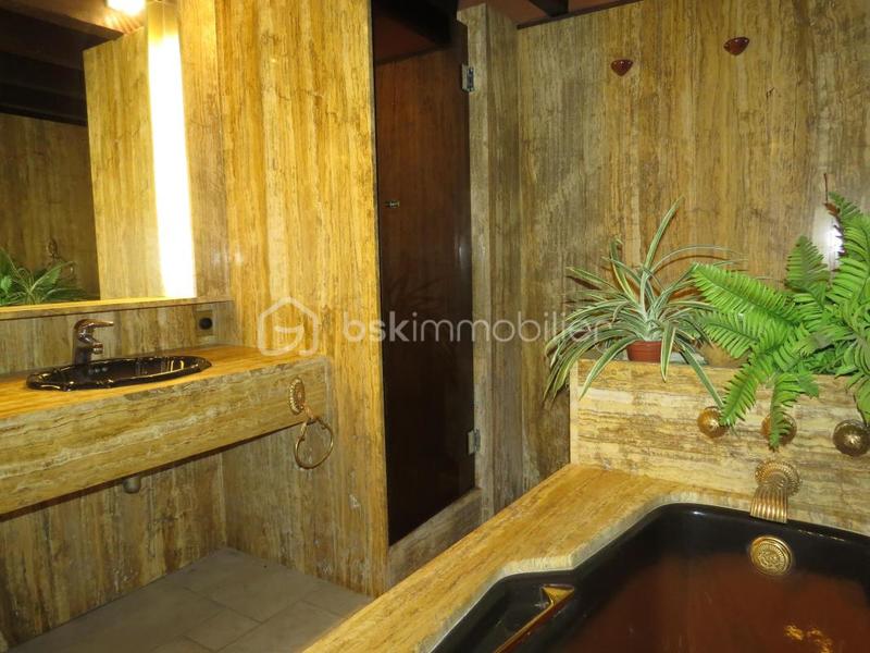 Longère - 232 m² - 6 pièces