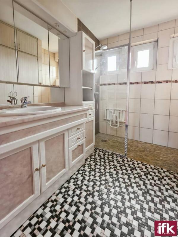 Maison - 201 m² - 7 pièces