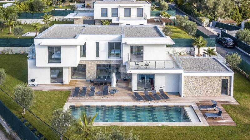 Villa - 265 m² - 7 pièces