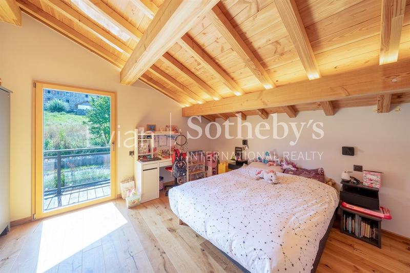 Maison - 355 m² - 10 pièces