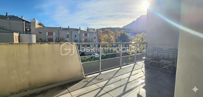 Appartement - 72 m² - 3 pièces